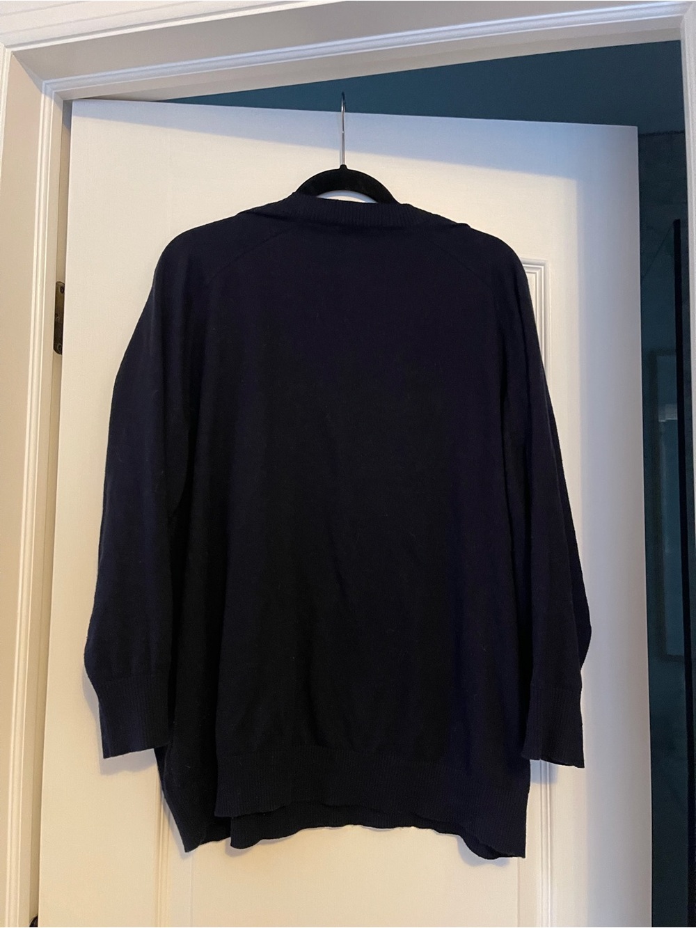Universal Standard Navy V-Neck Sweater Medium (18-39) Relaxed Fit Knit Top Plus - Picture 3 of 6